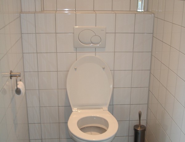 salomon etage toilet